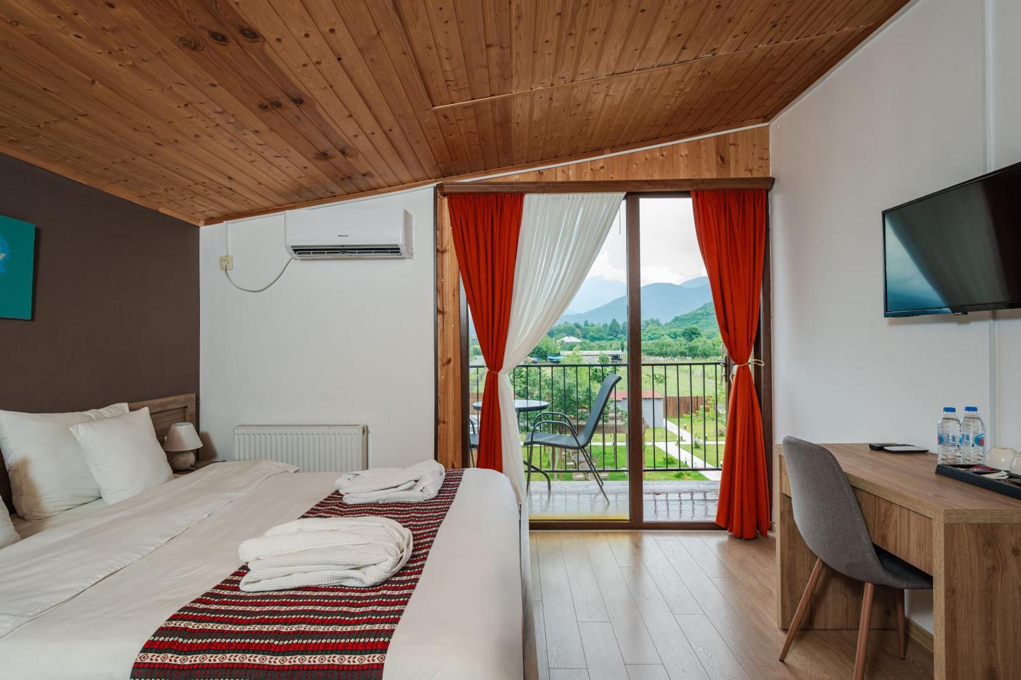 Vineyard Hotel & Winery Napareuli Екстериор снимка