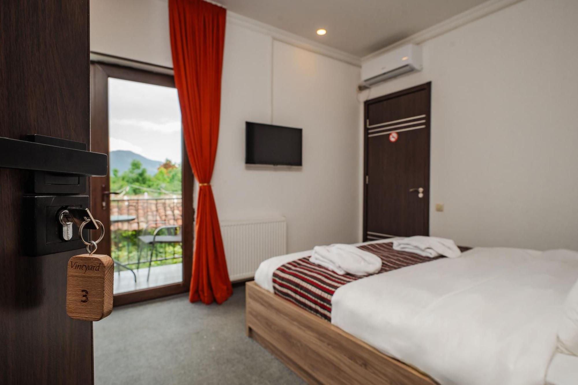 Vineyard Hotel & Winery Napareuli Екстериор снимка